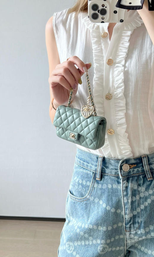 香奈儿 25A高级手工坊 经典𝖬𝗂𝗇𝗂挂饰𝖢𝖥小包（LZ*MM） 商品图12