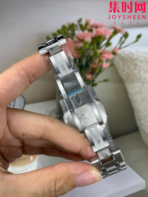 APS新品爱彼皇家橡树系列26331 熊猫盘 男士腕表 自动上链计时码表，以标志性八角形表圈与“Tapisserie”格纹表盘诠释经典设计，搭载丹东一体定制机芯 商品图7