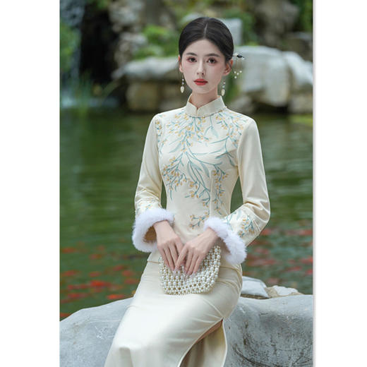 GX麂皮绒绣花长款倒大袖旗袍2025秋冬款时尚改良新中式日常长袖旗袍 商品图2