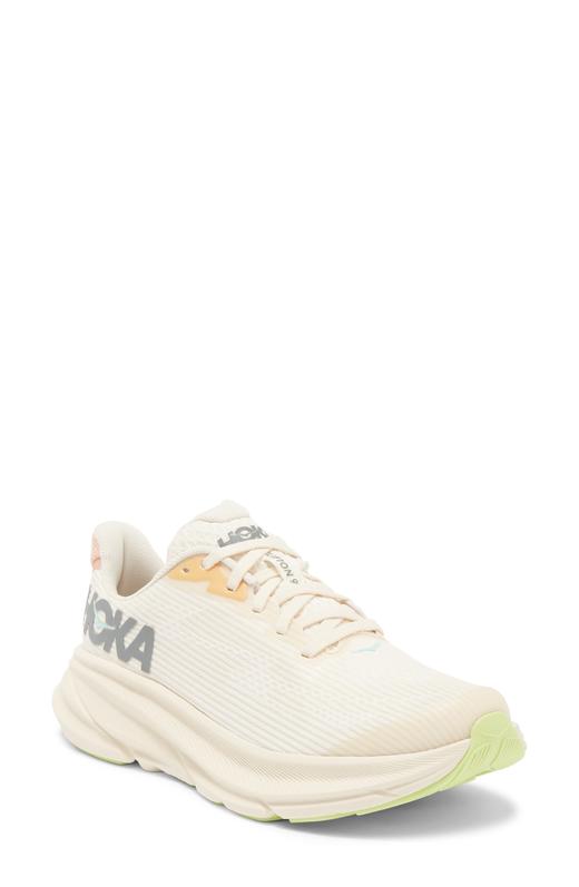 好穿的球鞋了！HOKA 大童款运动鞋 小脚妹子也可穿 国内1800+现在只要￥860直邮到手 商品图1