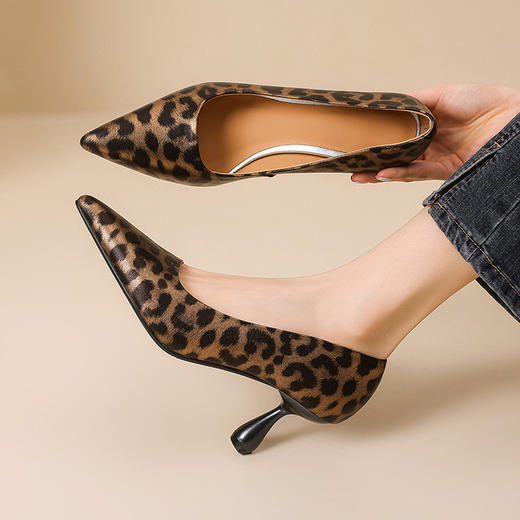 OLD16901-2 羊皮高跟鞋女2025春季新款细跟尖头浅口单鞋性感金色豹纹宴会女鞋 商品图2