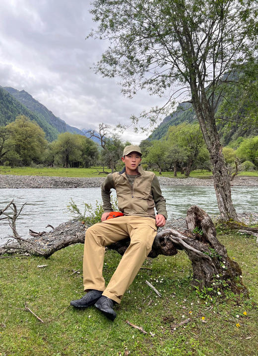 始祖鸟 ATOM LT Vest Gen 2.1 军鸟马甲 （SS） 商品图4