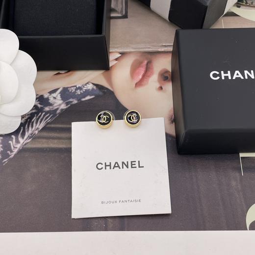 香奈儿 金边小圆黑耳钉（XJ） 商品图2