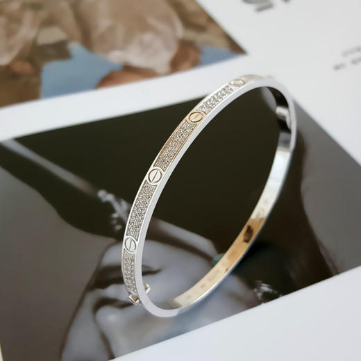 【天然正品】AU750白金时尚经典定制款窄版满天星LOVE钻石手镯300925NJS18 现售价：14800！ 商品图5