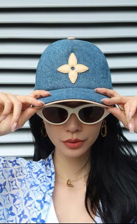 驴家 经典牛仔蓝搭配标志性老花图案  牛仔帽（COCO）