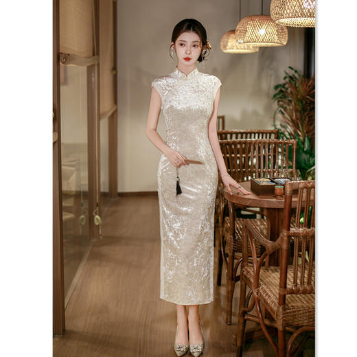 GX优雅时尚新中式改良素雅旗袍2025秋新款收腰显瘦港风修身丝绒旗袍 商品图3