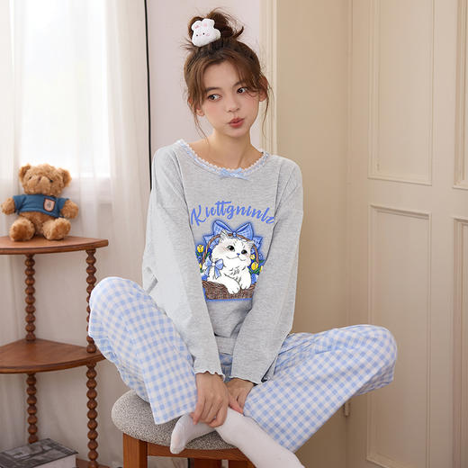 秋冬小暖炉~【秋冬火山绒家居服套装】软糯双面保暖暖绒 秋冬抗静电纤维 不掉色不起皱 上身轻盈自在 色系潮流时尚 柔弹舒适的面料 商品图0