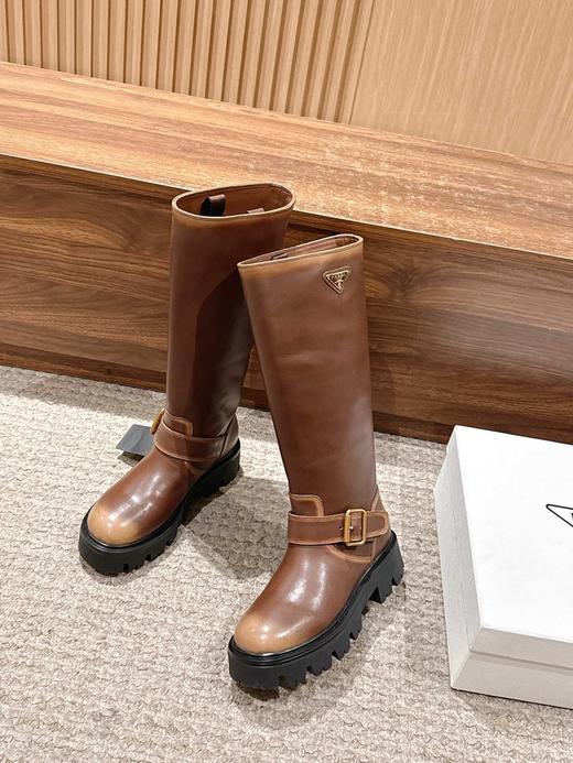 普拉达 经典三角标一脚蹬王炸长靴  皮面 (DBG) 商品图7