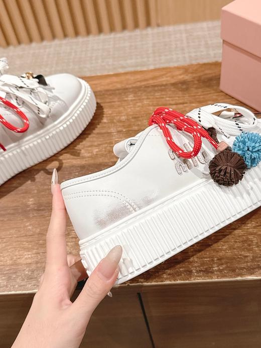 缪缪 秋冬新款 厚底  休闲小白鞋 羊毛饼干鞋(DBG) 商品图7