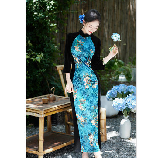 GX时尚拼接丝绒七分袖长款旗袍2025秋季新款复古国风年轻款日常旗袍 商品图3