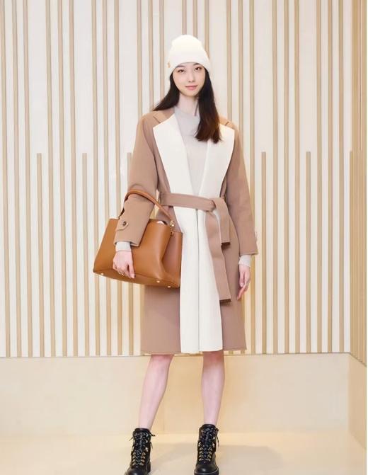 驴家 秋冬新款大衣 奶咖小花翻领 长款 大衣（SZX） 商品图1