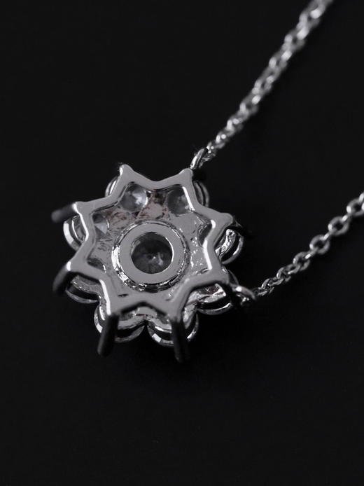 海瑞温斯顿 雪花六芒星造型璀璨繁花梦幻浪漫闪耀精致甜美雪绒花（XK） 商品图7