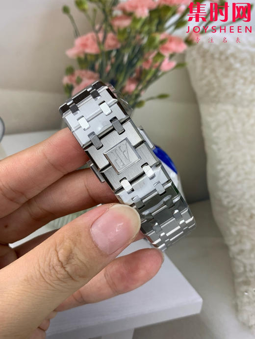 APS爱彼皇家橡树15407ST系列 镂空男士腕表
机芯：搭载改Cal.3132一体 商品图6