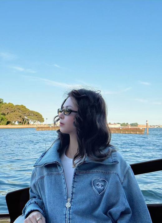 CHANEL 早秋新款双C字母爱心刺绣牛仔夹克（TM） 商品图6