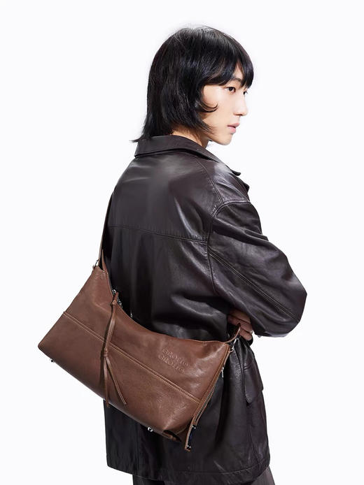 拔草黑石！Gr*tto腋下软包~  意大利进口水洗植鞣小牛皮斜挎包/双肩背包 商品图7