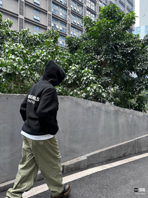 Fear of God Essentials FALL24 HOLIDAY系列 Fleece Hoodie 连帽简约硅胶字母舒适加绒字母卫衣 男女同款（BG） 商品图9