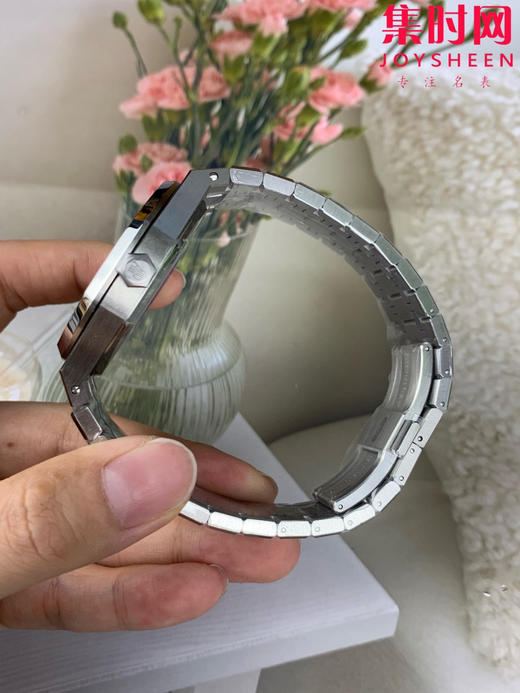 APS爱彼皇家橡树15407ST系列 镂空男士腕表
机芯：搭载改Cal.3132一体 商品图4