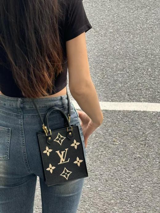 驴家 Petit Sac Plat 经典老花可拆卸 软粒面牛皮 琴谱包托特包购物袋单肩斜挎手提包 迷你 女款 黑色拼米色（LZ*MM） 商品图4