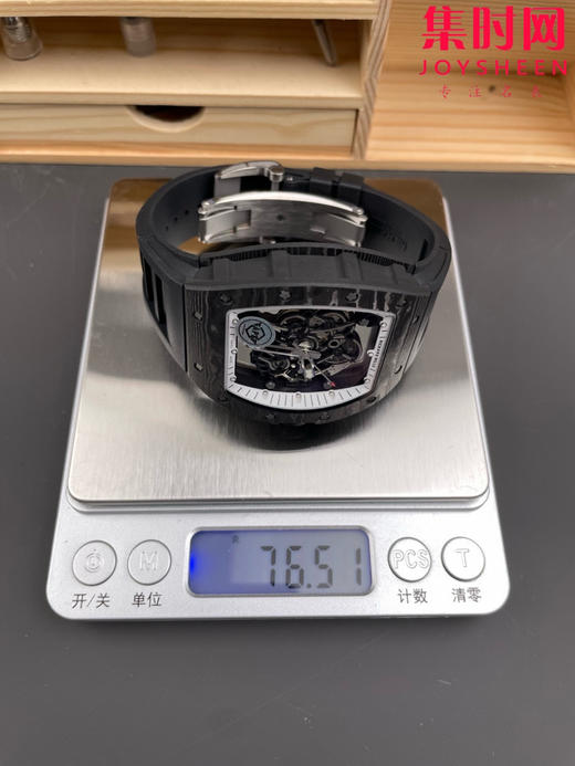 理查德米勒 APS新款RM055 RM55 黑白碳 碳纤维壳 男士腕表 丹东RMUL2一体机 里查德以其轻便时尚为主题，我们所有的金属件都采用钛金属制作同步原版 商品图7