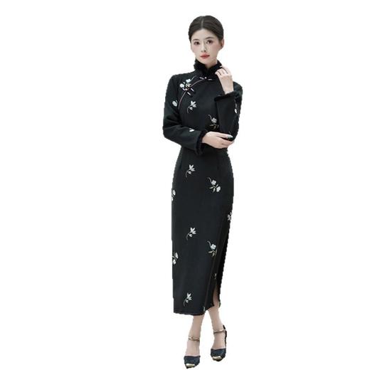 GX年轻款绝美加绒长袖旗袍2025秋冬新款时尚改良麂皮绒加绒绣花旗袍 商品图4