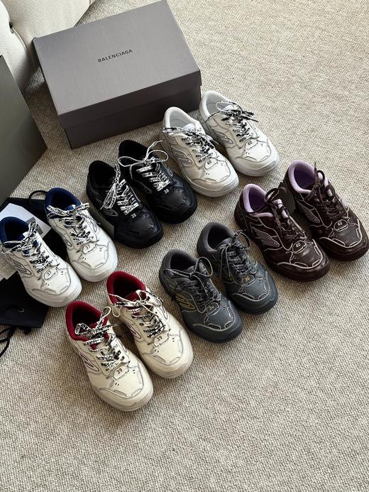 巴黎世家 Hamptons Worn-Out 牛皮革 标识压纹 做旧 圆头系带 低帮 生活休闲鞋 情侣款（SS） 商品图1