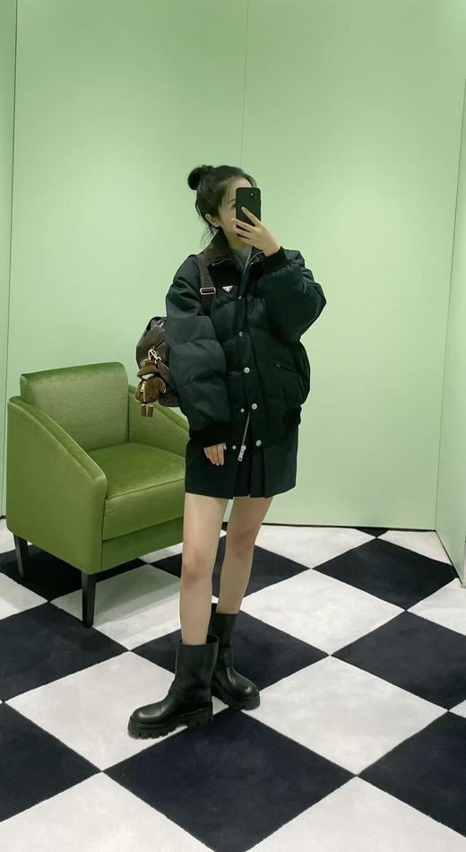 普拉达25Fw秋冬新款 三角徽标立领府绸质感羽绒服夹克外套(DQJ*MM) 商品图6