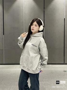 Fear of God Essentials FALL24 HOLIDAY系列 Fleece Hoodie 连帽简约硅胶字母舒适加绒字母卫衣 男女同款（BG）