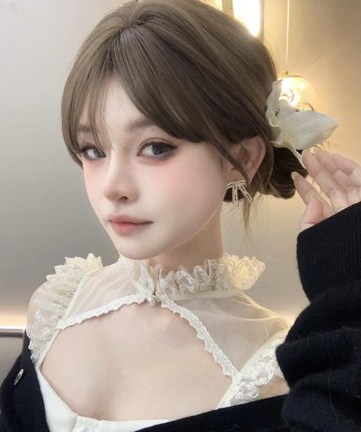 小香 黑字母白丝带蝴蝶结耳钉(XJ） 商品图1