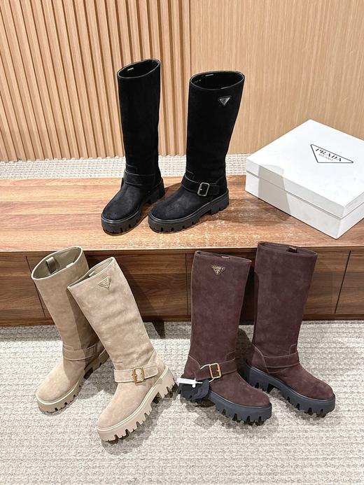 普拉达 经典三角标一脚蹬王炸长靴  绒面 (DBG) 商品图0