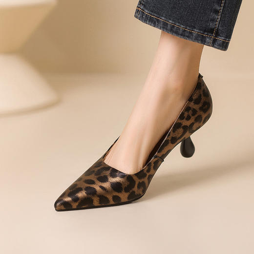 OLD16901-2 羊皮高跟鞋女2025春季新款细跟尖头浅口单鞋性感金色豹纹宴会女鞋 商品图0