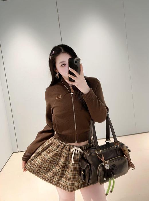 缪缪 25Fw早秋新款 巧克力色拉链羊绒针织外套（ZY*MM） 商品图7