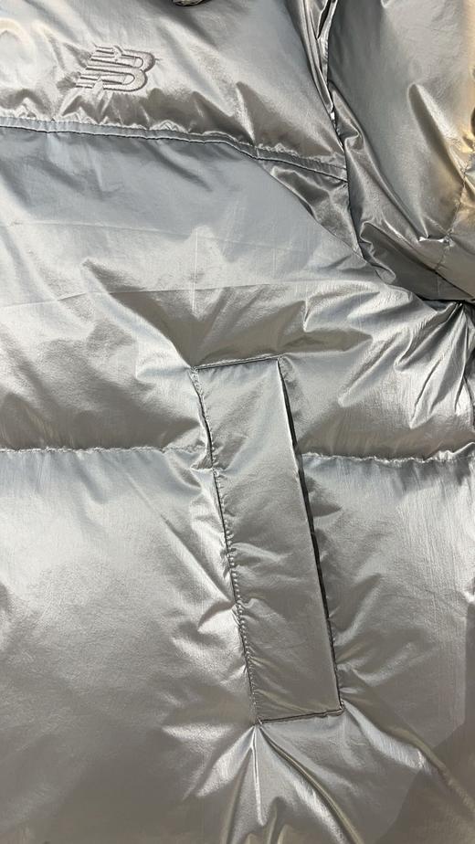 【云粉节】 【新品】7楼 NewBalance女士轻便保暖羽绒服 吊牌价：1899元 商品图3