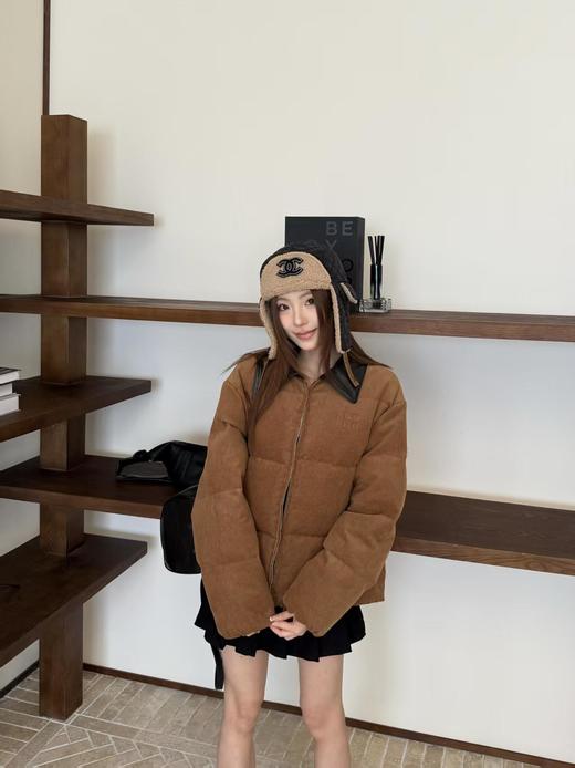 缪缪 25Fw秋冬新款 灯芯绒拼牛皮领羽绒服外套(DQJ*MM) 商品图4