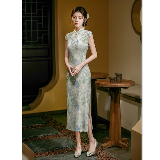 GX钻石绒长款坎肩袖少女款旗袍2025秋季新款改良新中式日常修身旗袍 商品图3