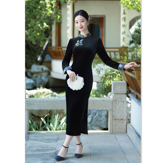 GX时尚拼接丝绒长袖旗袍2025秋新款复古国风改良新中式日常可穿旗袍 商品图3