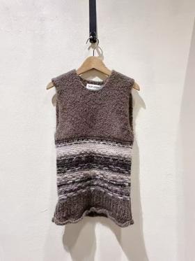 中性款条纹针织背心