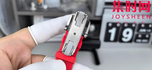 理查德米勒 APS新款RM055 RM55 黑红碳 碳纤维壳 男士腕表 丹东RMUL2一体机 里查德以其轻便时尚为主题，我们所有的金属件都采用钛金属制作同步原版 商品图6