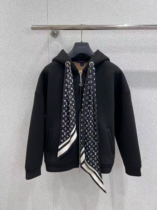 驴家 25Fw早秋新款 MONOGRAM丝巾拉链款连帽外套（DQJ*MM） 商品图0