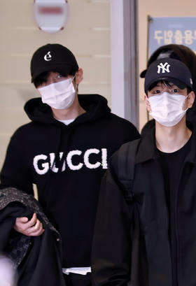 古驰 2025 FW钩针刺绣logo连帽卫衣（DY）