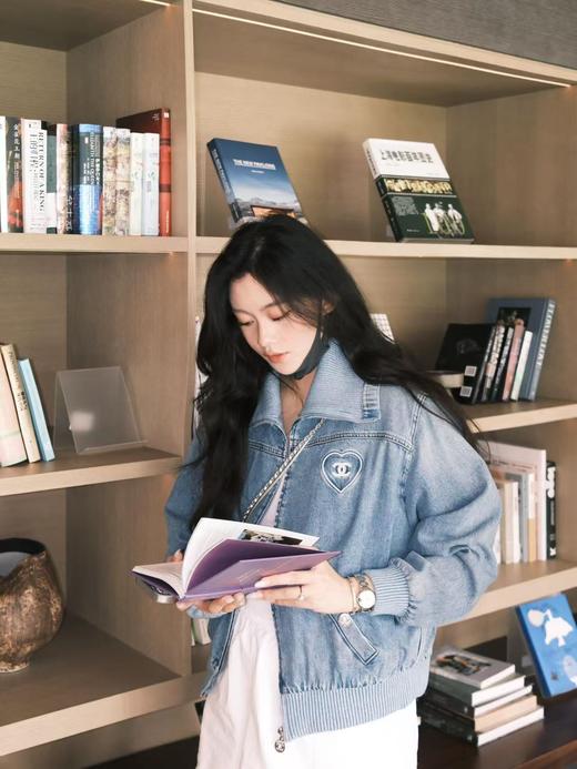 CHANEL 早秋新款双C字母爱心刺绣牛仔夹克（TM） 商品图1