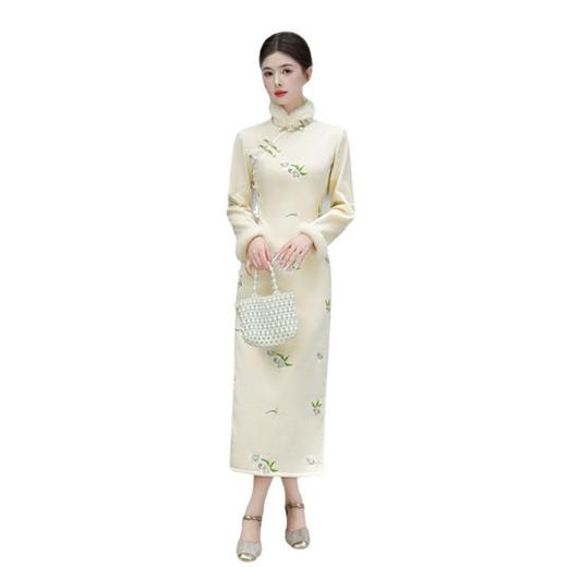 GX米白绣花麂皮绒加绒长袖旗袍2025秋冬新款时尚改良年轻款长款旗袍 商品图4