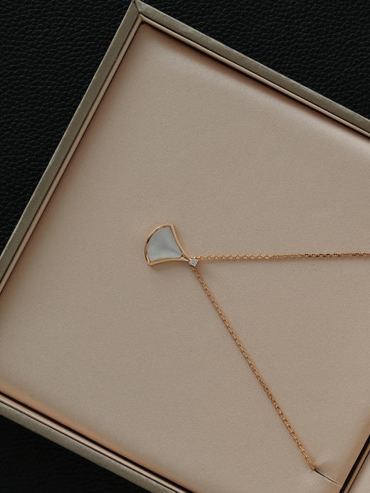 宝格丽 Divas'Dream 白贝母扇子 项链 男女同款情侣款（XK） 商品图3