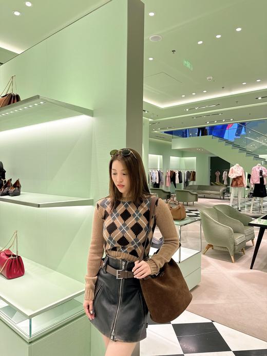 普拉达  25Fw早秋新款 拼色菱格挂毛logo针织衫（ZY*MM） 商品图5