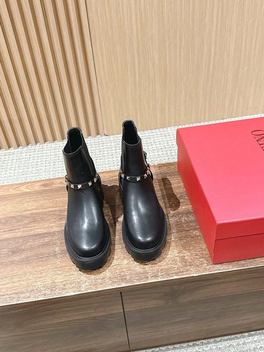 华伦天奴 铆钉短靴（DBG） 商品图3