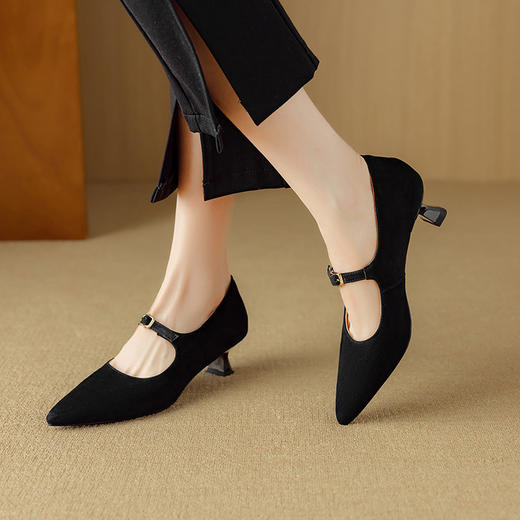 【预售5天】复古尖头浅口单鞋女新款真皮一字扣百搭气质细跟玛丽珍高跟鞋DB&M6187 商品图4