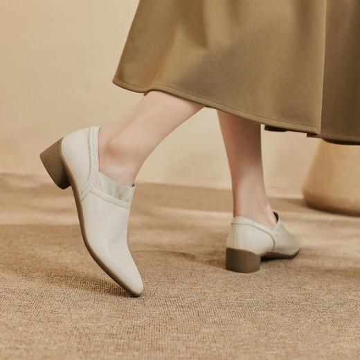 【预售5天】法式复古软羊皮粗跟小皮鞋女鞋秋季新款尖头低跟舒适通勤单鞋LG&B309-1078 商品图4