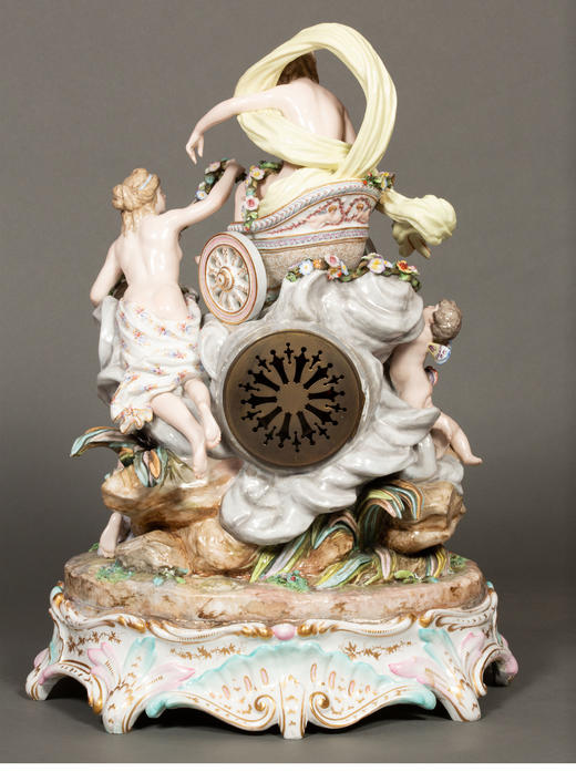 独角鹿西洋古董 19世纪欧洲出品洛可可风格古希腊神话主题瓷偶群雕花卉装饰座钟 商品图3