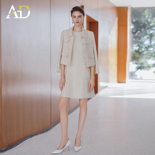 AD富家千金miu系穿搭2025新款杏色小香风编织套装格纹外套连衣裙 商品图1