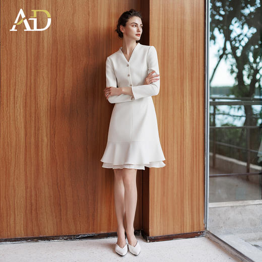 AD出席重要场合的裙子2025新款今年流行爆款米白色收腰西装连衣裙 商品图1