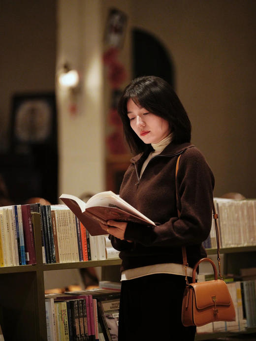 【高品质私服】【IC粗纺羊毛绒拉链针织衫】周二（10.14）上午10点开始 通勤假日都好穿，清雅脱俗 上身显得很干净休闲随性G1193【无标出货 介意慎拍】 商品图6